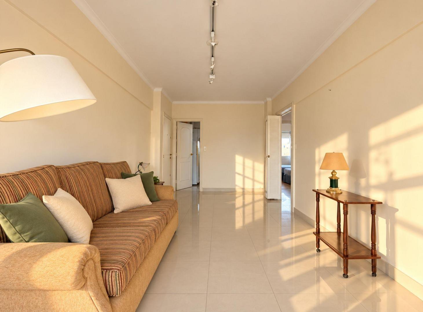 Foto de VENTA DEPTO 3 AMB BALCÓN CORRIDO PLAZA MITRE, imagen 2