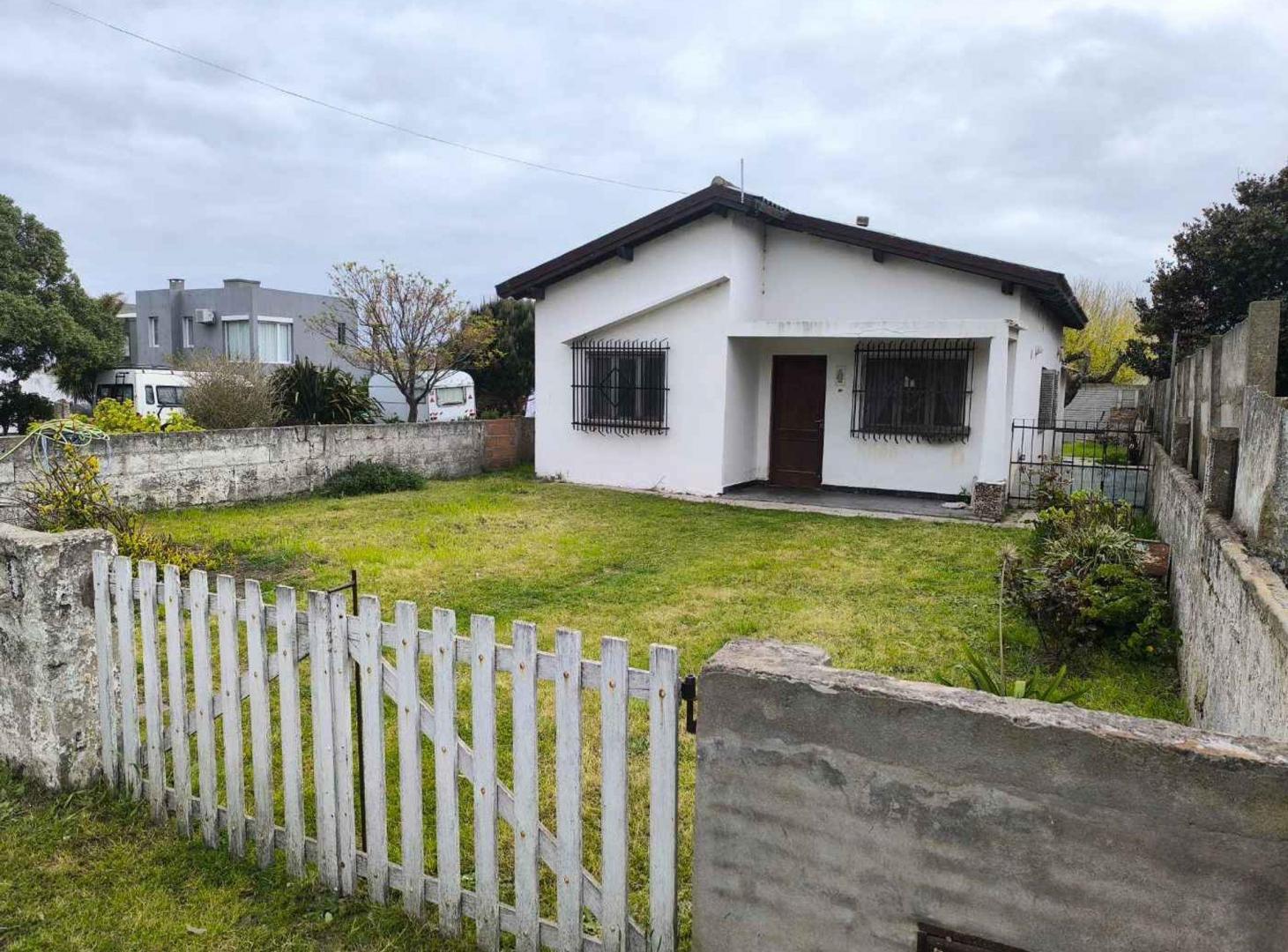 Foto de Venta Casa 3 ambientes zona Playa Quequén, imagen 1