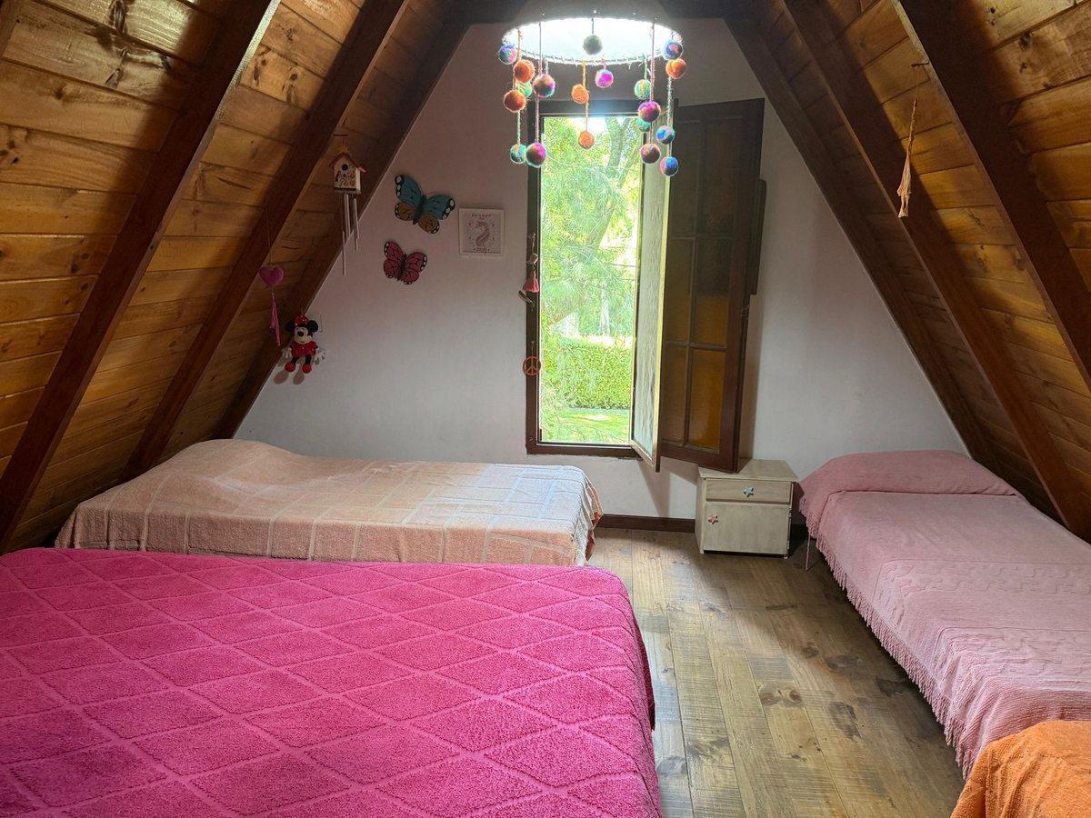 Foto de CASA ESTILO ALPINO 4 AMBIENTES EN ALQUILER-BOSQUE, imagen 3