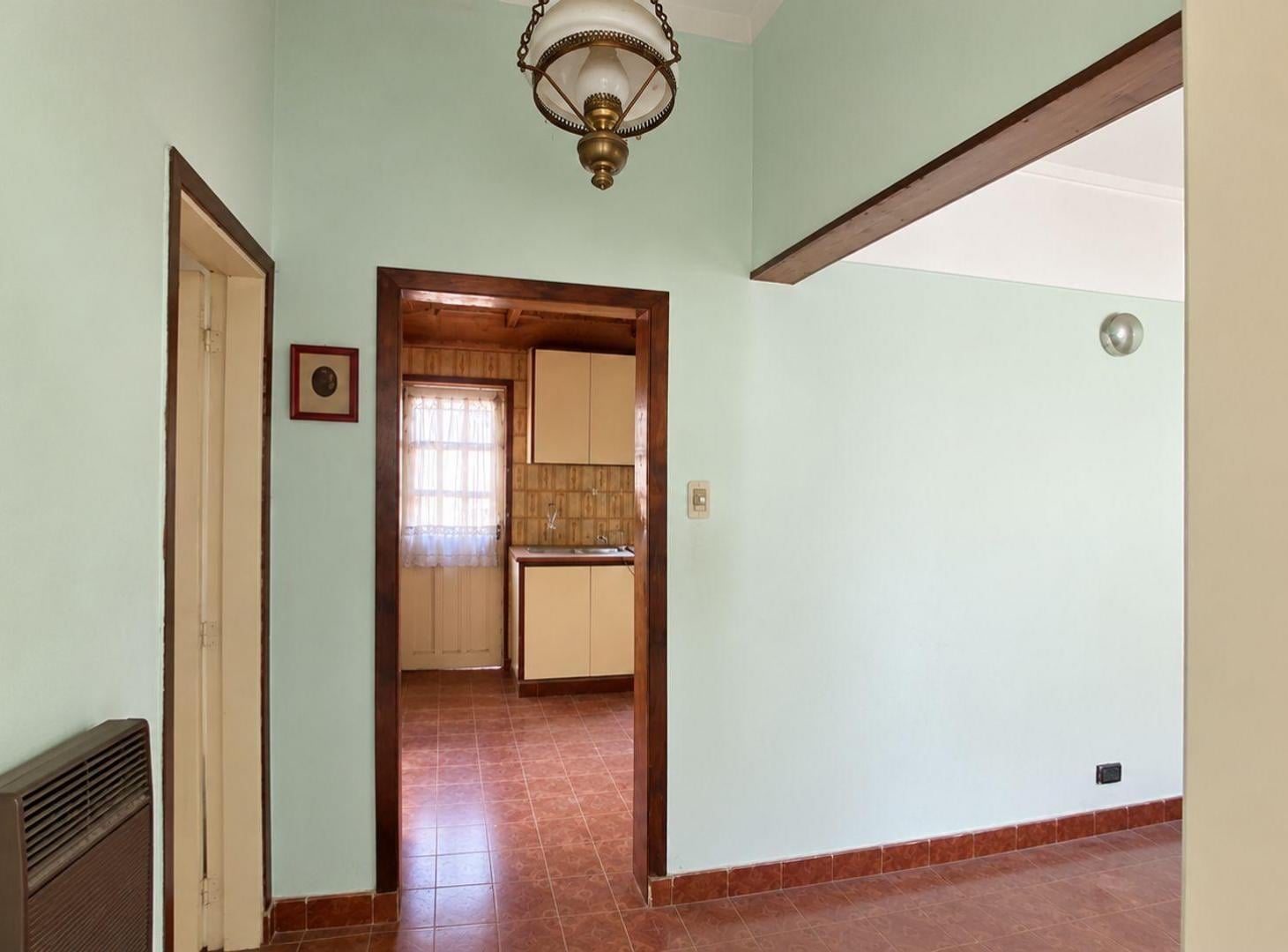 Foto de En VENTA - Casa y Dpto a metros de Avda Pedro Luro, imagen 5