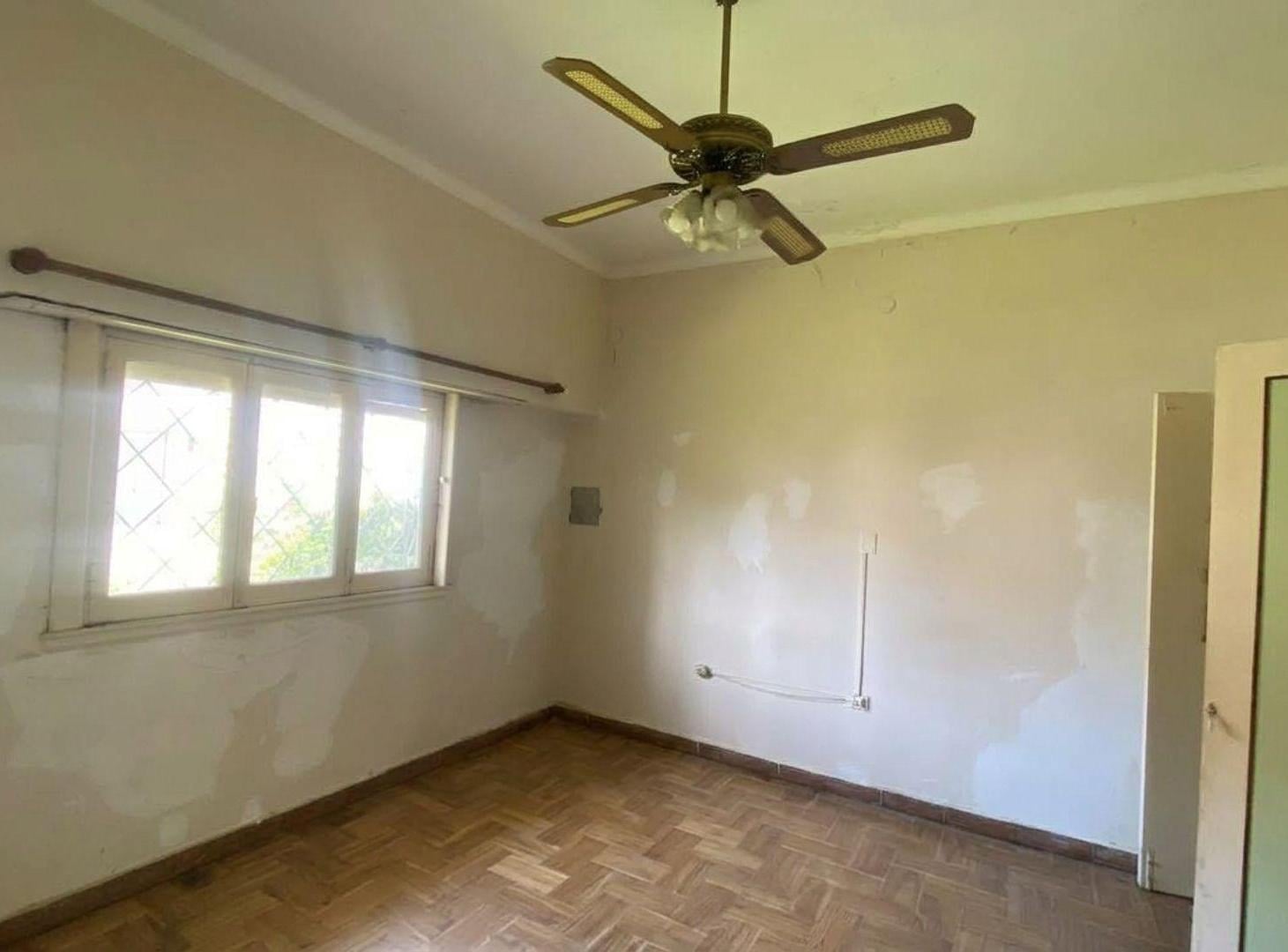 Foto de En VENTA - Casa y Dpto a metros de Avda Pedro Luro, imagen 4