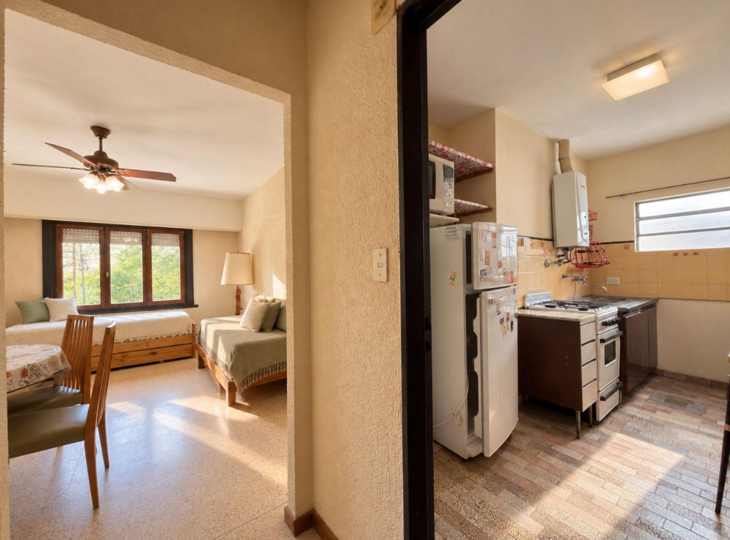 Foto de Venta departamento 2 ambientes Zona 4, Miramar, imagen 2