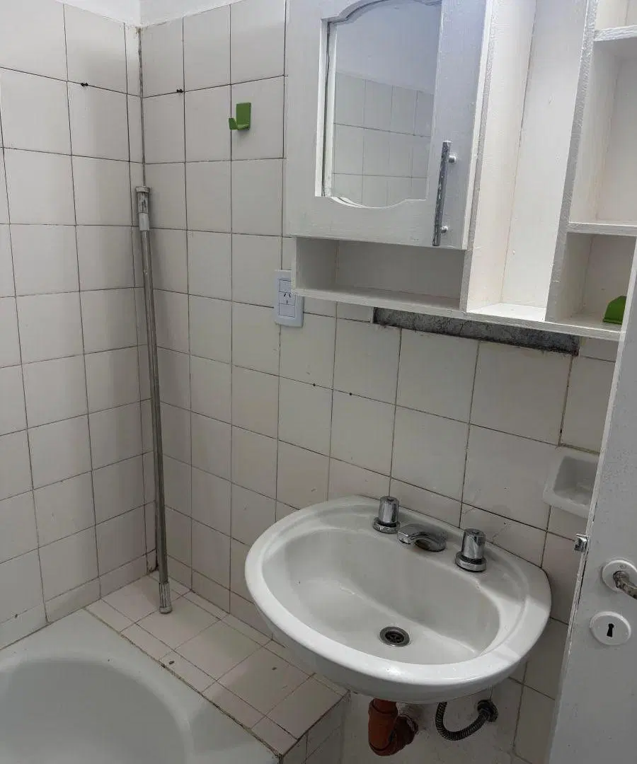 BV. SAN JUAN 475 - A mts. DE CAÑADA - DEPTO AMPLIO DE 4 DORM, COCINA SEPARADA Y 2 BAÑOS 5