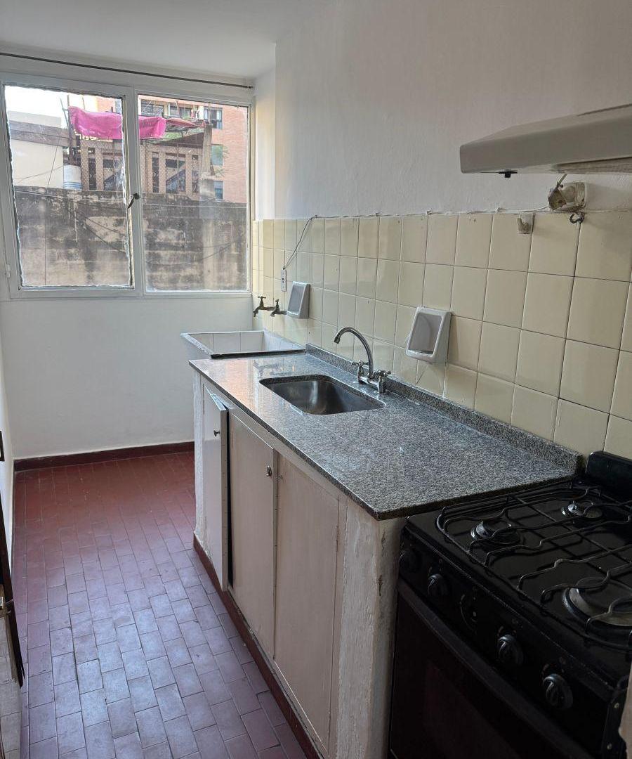 BV. SAN JUAN 475 - A mts. DE CAÑADA - DEPTO AMPLIO DE 4 DORM, COCINA SEPARADA Y 2 BAÑOS
