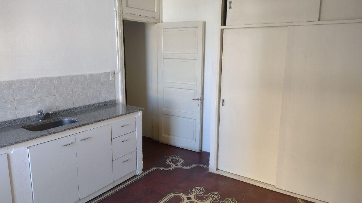 Foto de CENTRO - AV. OLMOS 33 -DEPTO 3 DORM + ESCRITORIO Y COCINA COMEDOR., imagen 5
