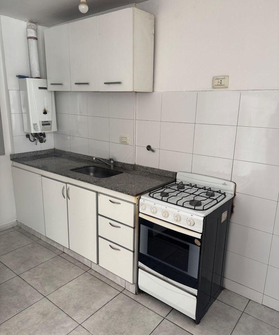 Foto de CENTRO - SANTA ROSA 425 -DEPTO 1 DORMITORIO C/BALCÓN TERRAZA, imagen 3