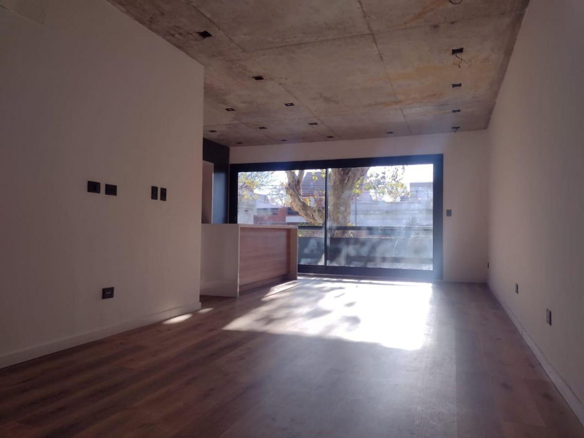 Venta 4 Amb. Estrenar Balcon y Cochera en Liniers 1
