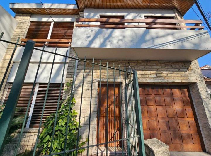 VENTA CASA 7 AMB COCHERA PATIO TERRAZA V MARTELLI 2