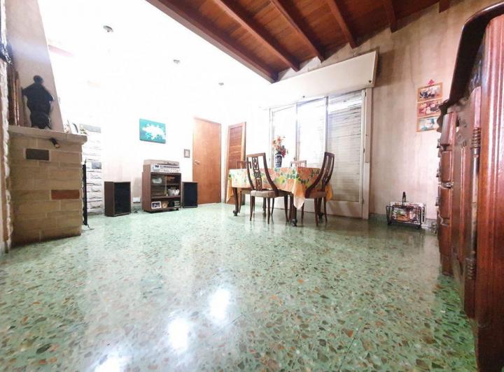 VENTA CASA EN BLOCK MUNRO VTE LOPEZ COCHERA 5