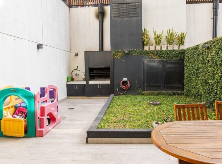 4 amb  JARDIN/PARRILLA 2 COCHERA/2 BAU /PILETA/SOL 2