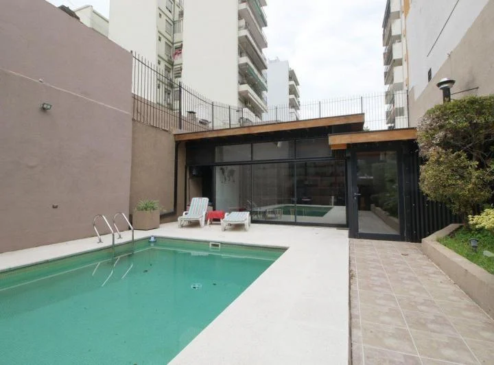 EXCLUSIVA CASA 7 AMB. C/PILETA Y QUINCHO V. PARQUE 4