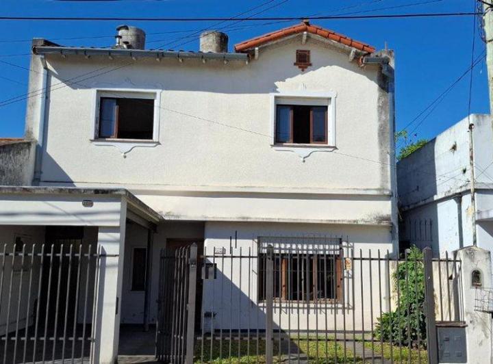 OLIVOS VENTA CASA 6 AMB 2 PARRILA JARDIN TERRAZA 2