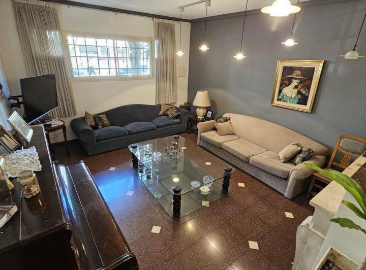 Casa en Venta 5 Ambientes con terraza Coghlan 3