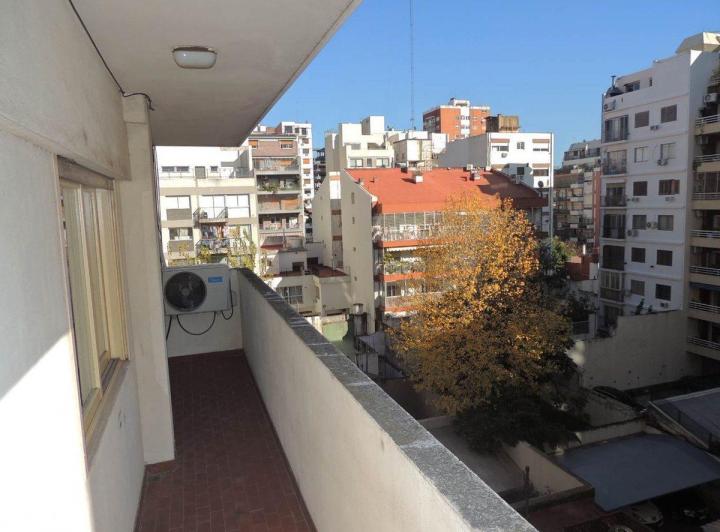 EXCELENTE UBICACION 2/3 DORM BALCON BAULERA.80 MTS 2