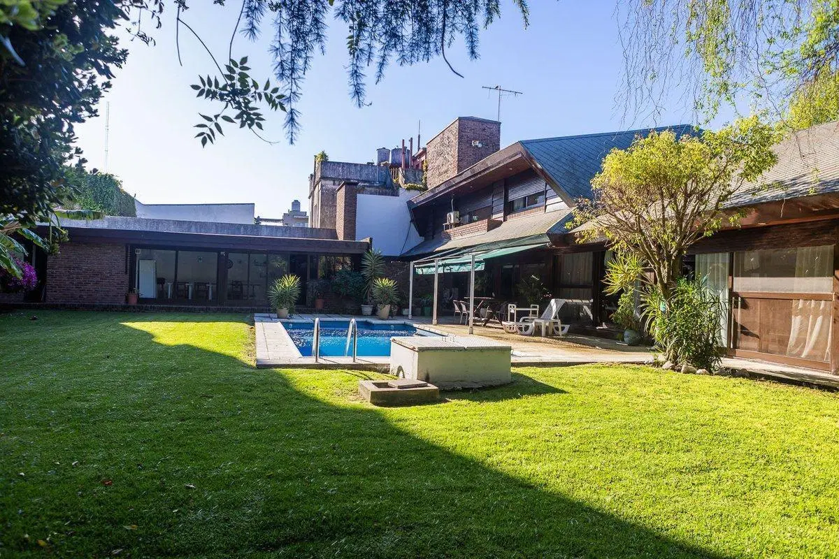 IMPONENTE CHALET 7 AMB EN PUNTA CHICA CON PILETA 3
