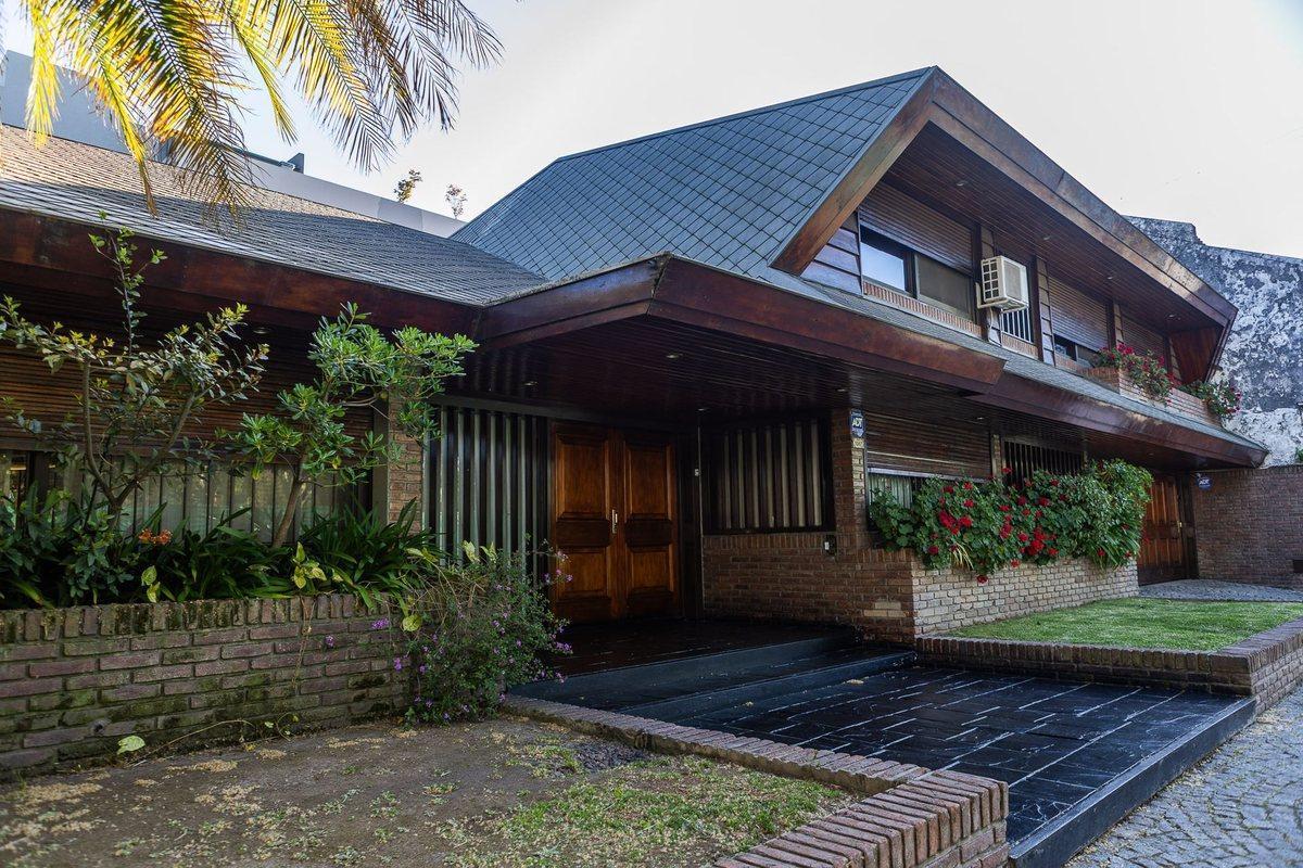 IMPONENTE CHALET 7 AMB EN PUNTA CHICA CON PILETA