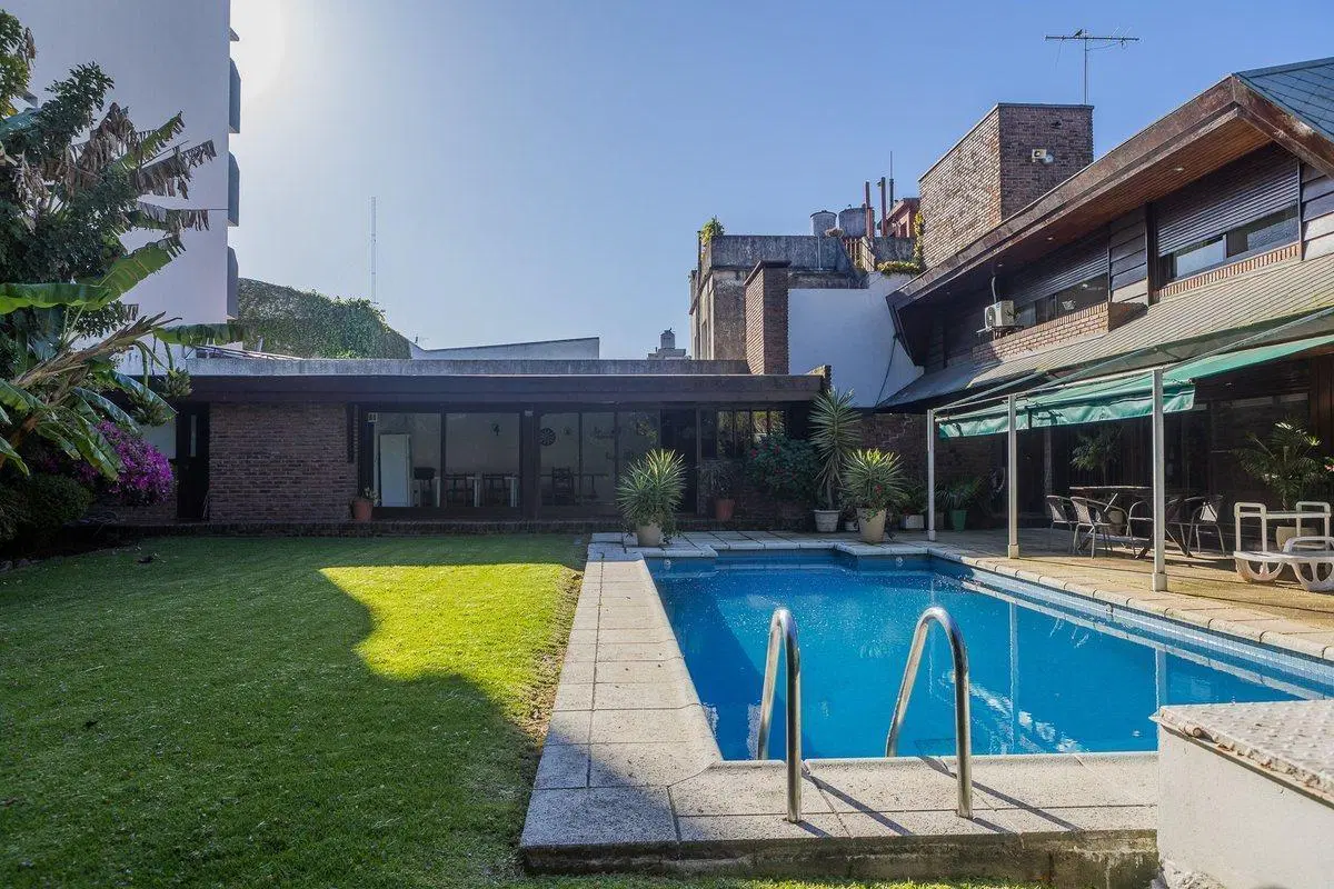 IMPONENTE CHALET 7 AMB EN PUNTA CHICA CON PILETA 5