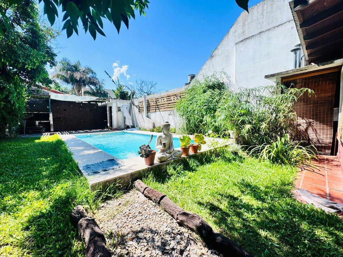 VENTA CASA 5 AMB PISCINA JARDIN COCHERA HURLINGHAM