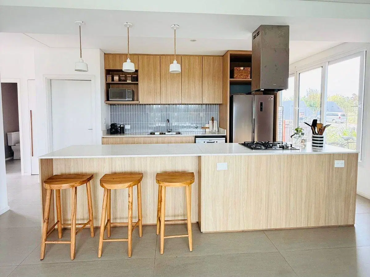 ALQUILER CASA 5 AMBIENTES MUELLES PUERTOS DEL LAGO 2