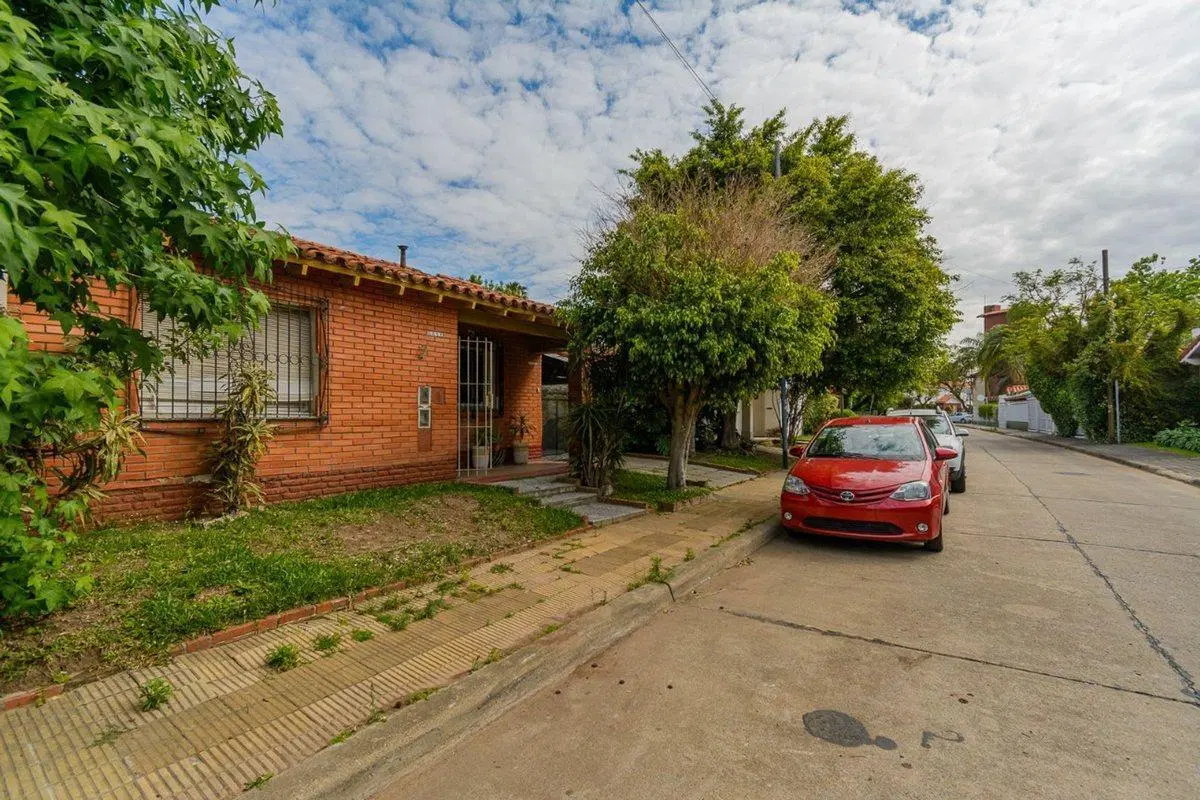 VENTA CASA MULTIFAMILIAR BARRIO PARQUE SAAVEDRA 3