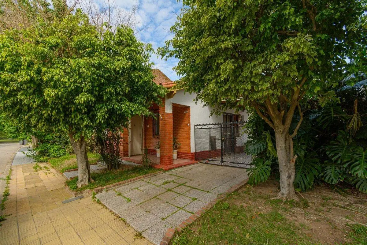 VENTA CASA MULTIFAMILIAR BARRIO PARQUE SAAVEDRA 5