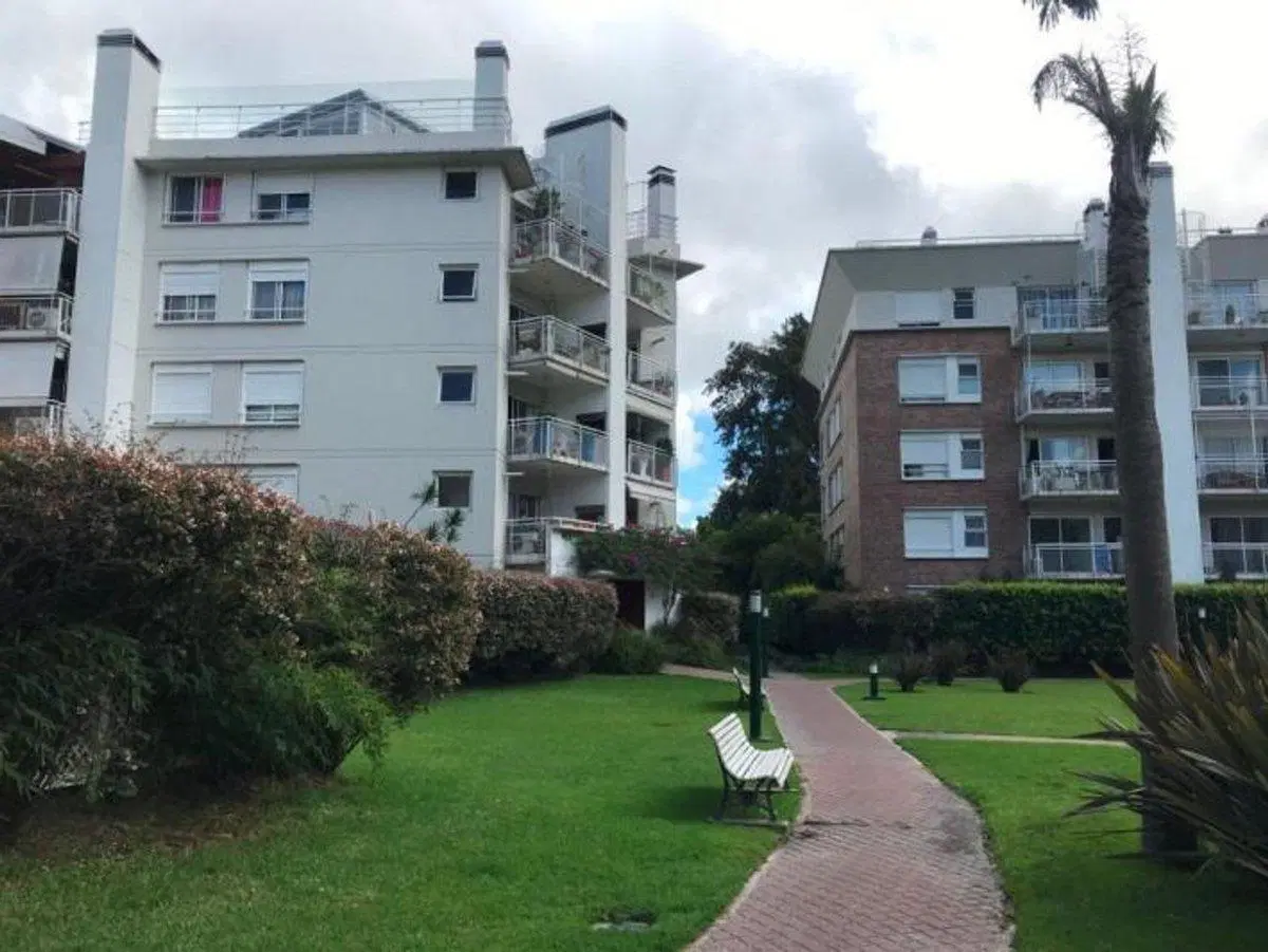 Venta depto 5 amb con parrilla Talar de Martínez 2