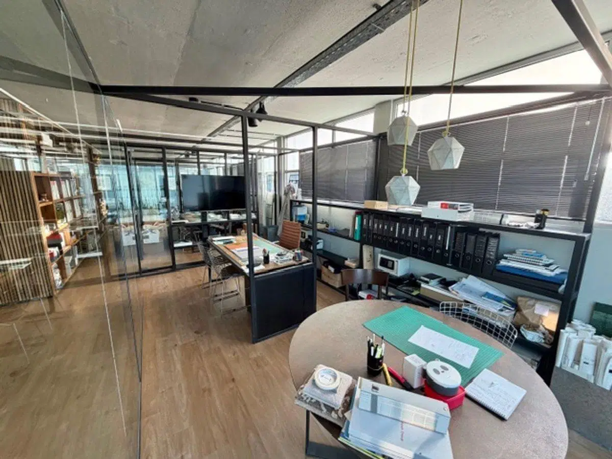 VENTA Oficina 90 m2 con cochera - VICENTE LOPEZ 2