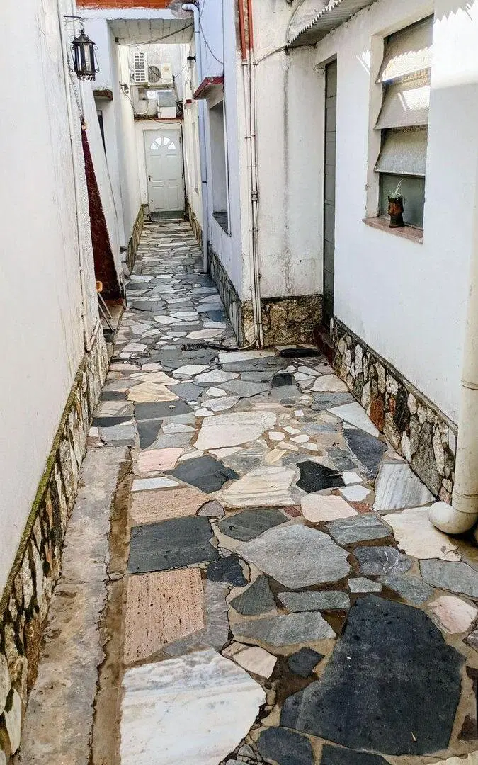 VENTA CASA MULTIFAMILIAR 4 PH. CON GARAGE OLIVOS 2
