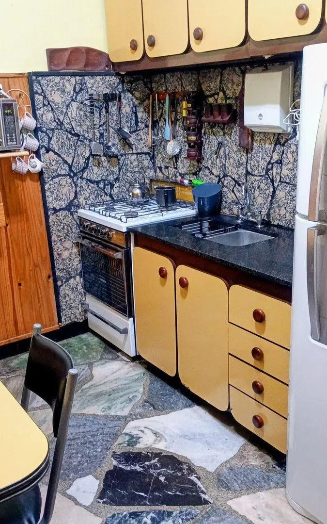 VENTA CASA MULTIFAMILIAR 4 PH. CON GARAGE OLIVOS 3