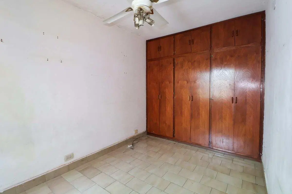 Venta casa 3 amb c/ cochera Castelar 3