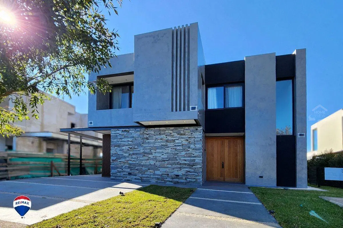 VENTA CASA 8 AMB -PUERTOS DEL LAGO- BARRIO COSTAS 2