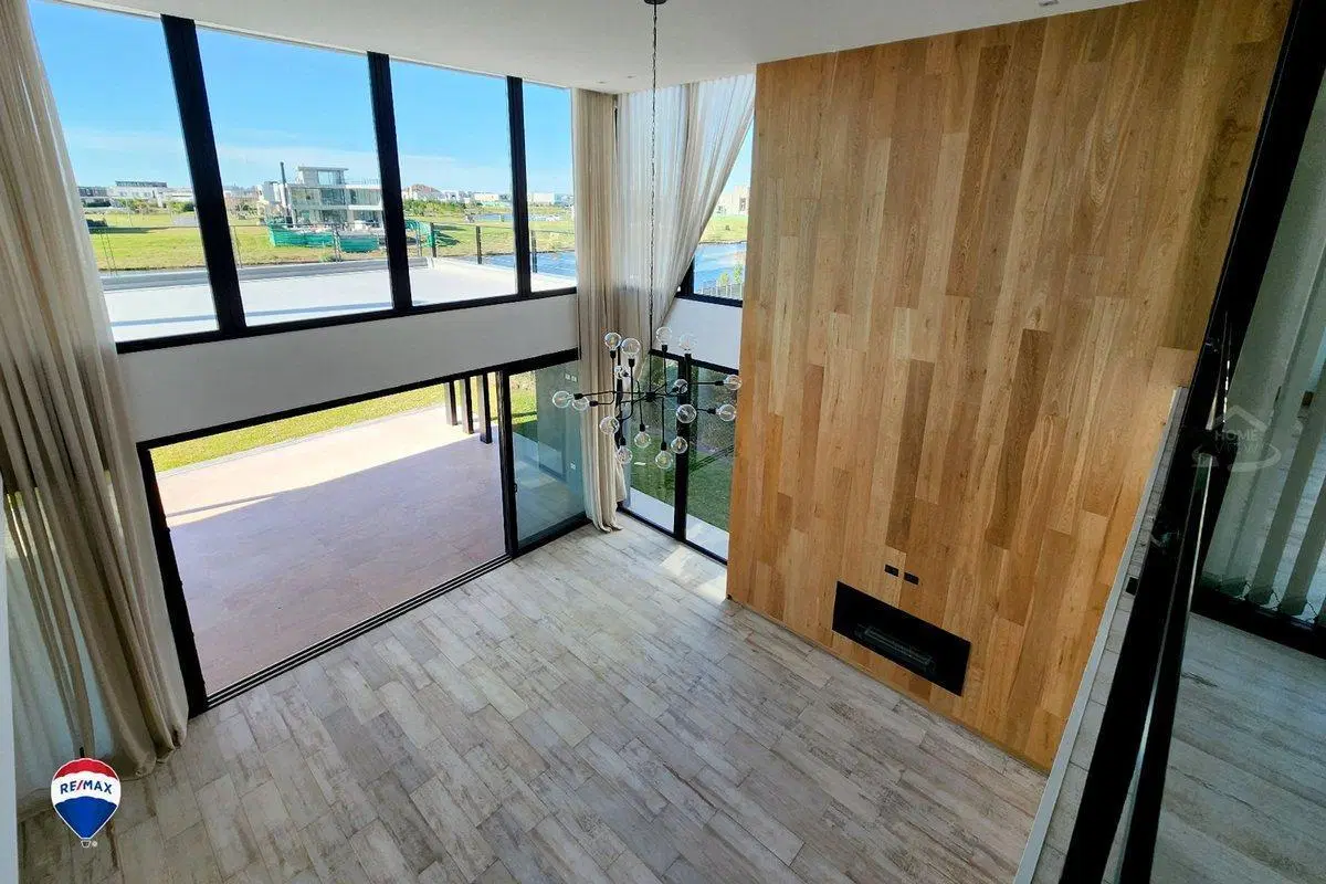 VENTA CASA 8 AMB -PUERTOS DEL LAGO- BARRIO COSTAS 3