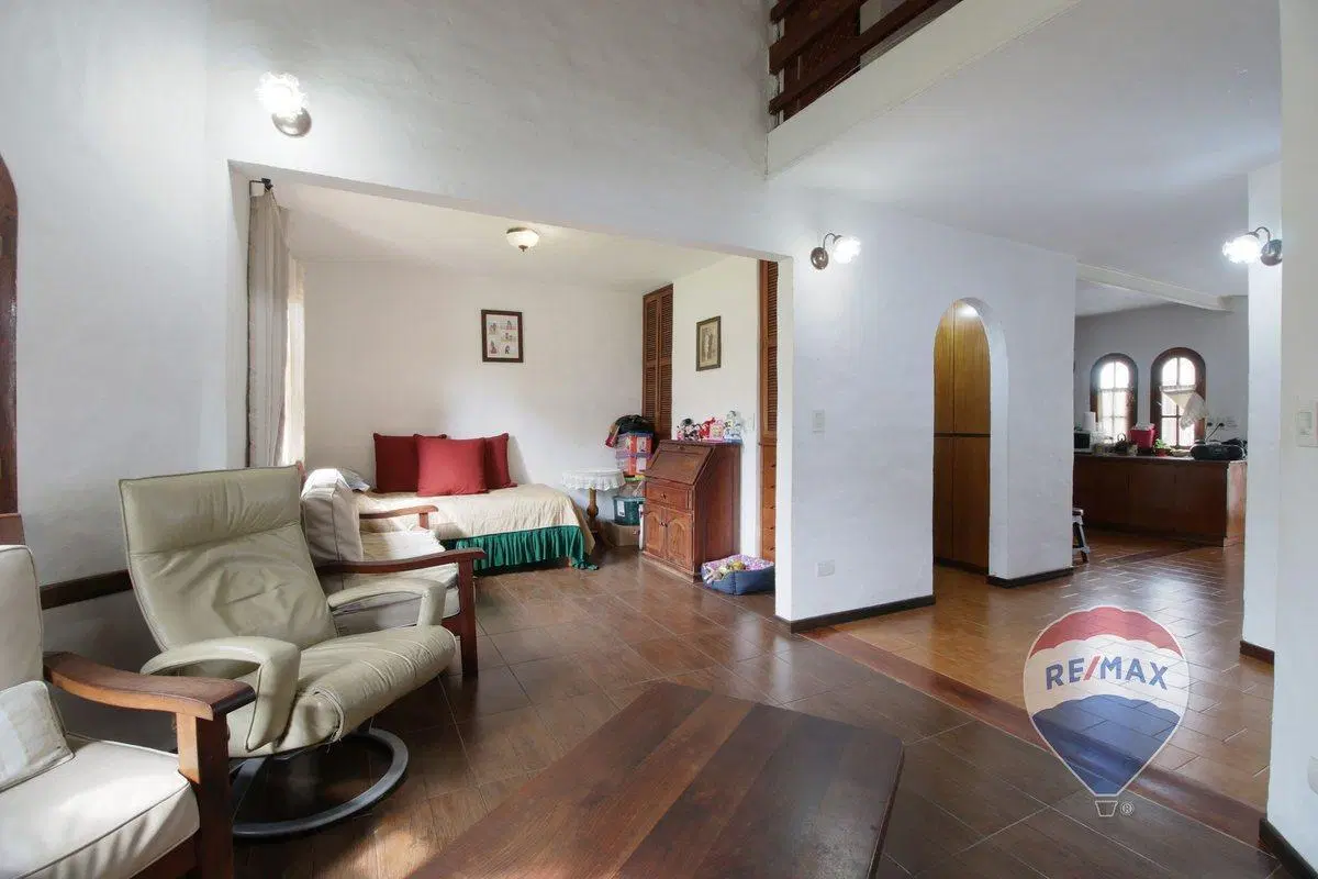 Casa 5amb Lote Grande Aranjuez Country OPORTUNIDAD 3