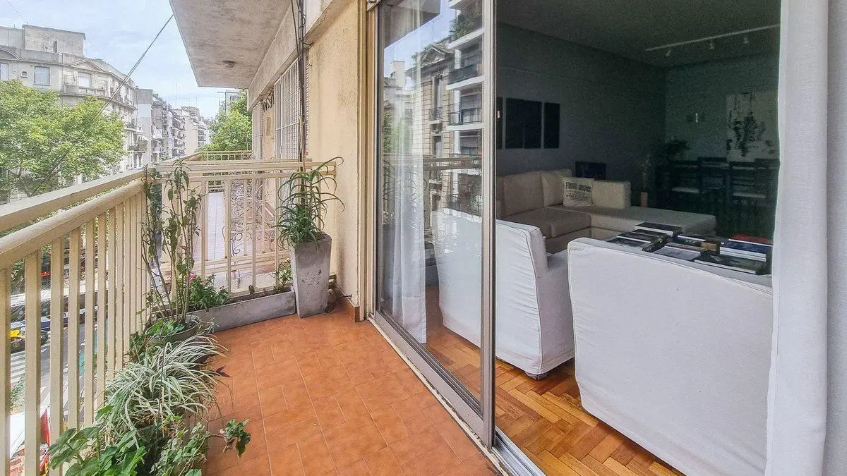 VENTA DPTO. 3 DORMI. 5° PISO, COCHERA. IMPECABLE 4