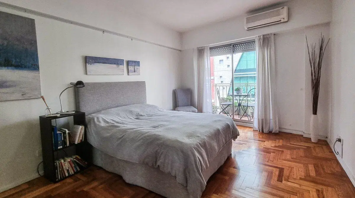 VENTA DPTO. 3 DORMI. 5° PISO, COCHERA. IMPECABLE 5