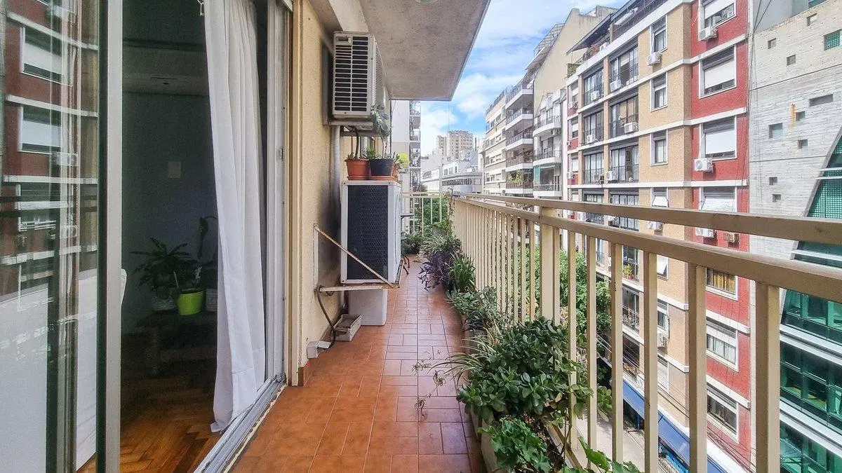 VENTA DPTO. 3 DORMI. 5° PISO, COCHERA. IMPECABLE 2