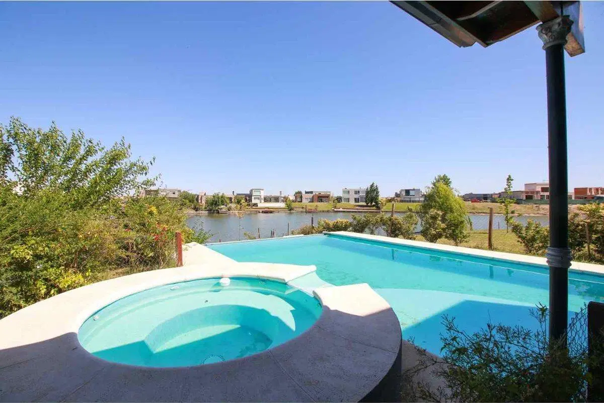 Casa venta en San Sebastian a la laguna 3