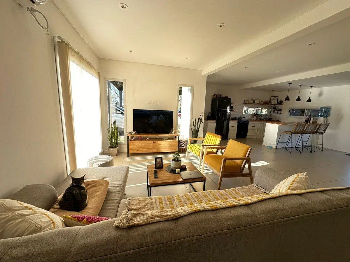 VENTA HERMOSA CASA 4 AMB-PILETA MASCHWITZ 3