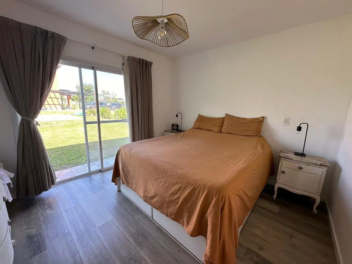VENTA HERMOSA CASA 4 AMB-PILETA MASCHWITZ 4