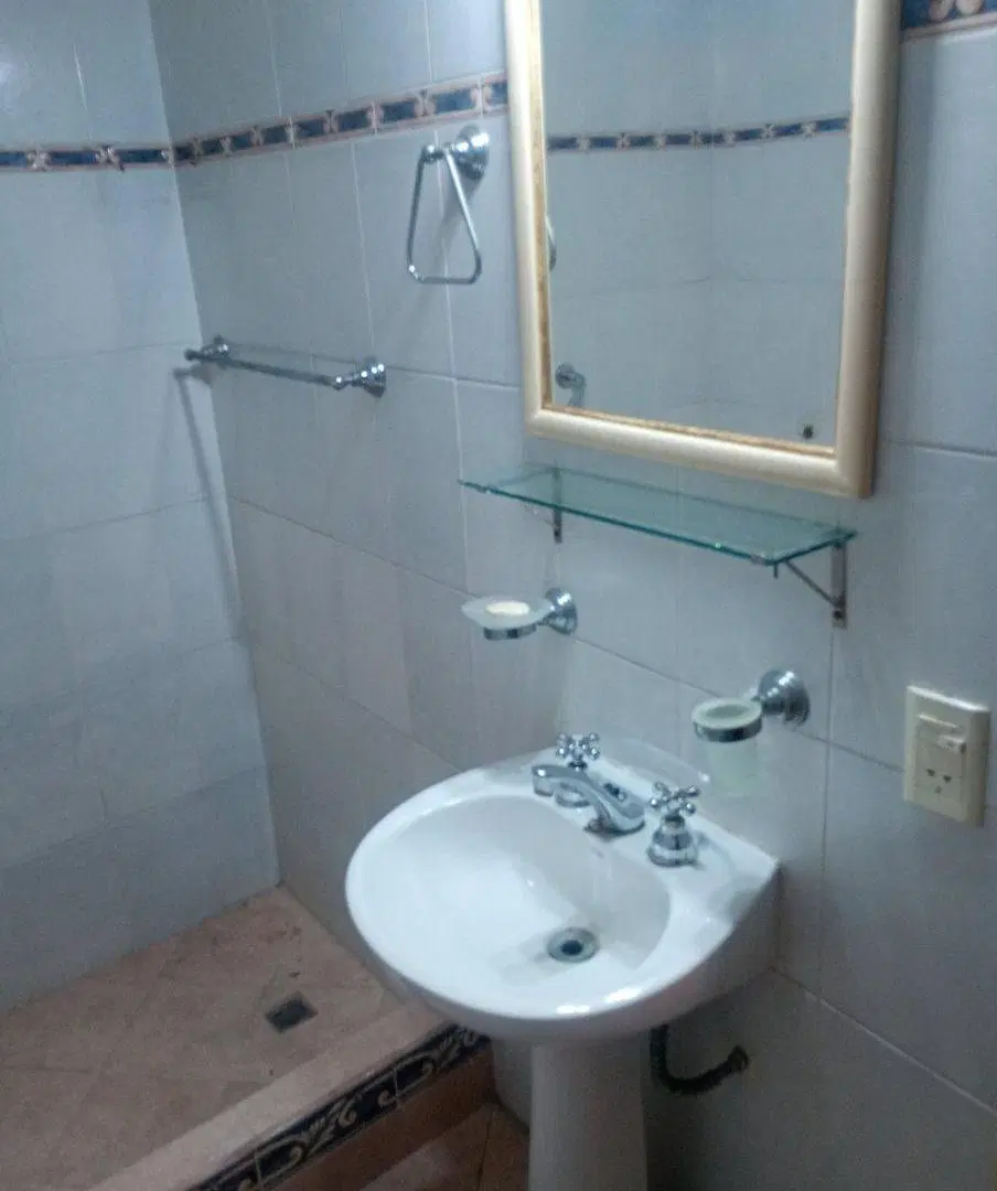 VENTA CASA MULTIFAMILIAR 2 PHS.COCHERA AVELLANEDA 3