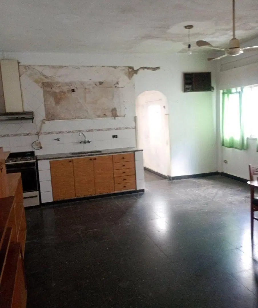 VENTA CASA MULTIFAMILIAR 2 PHS.COCHERA AVELLANEDA 5