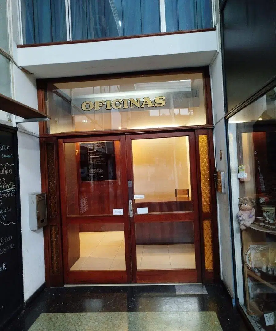 CONSULTORIO - OFICINA - CENTRO DE SAN ISIDRO 3