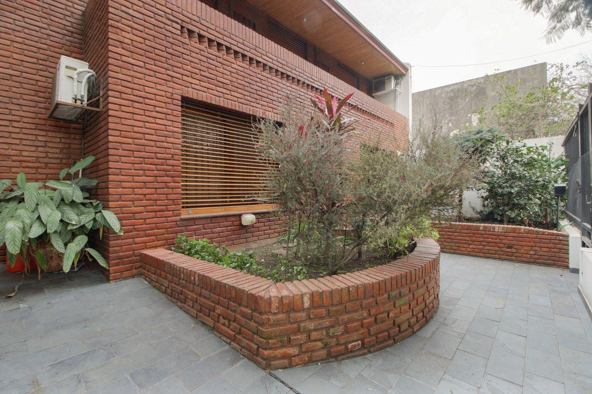 VENTA CASA 6 AMBIENTES DE CATEGORIA EN MATADEROS