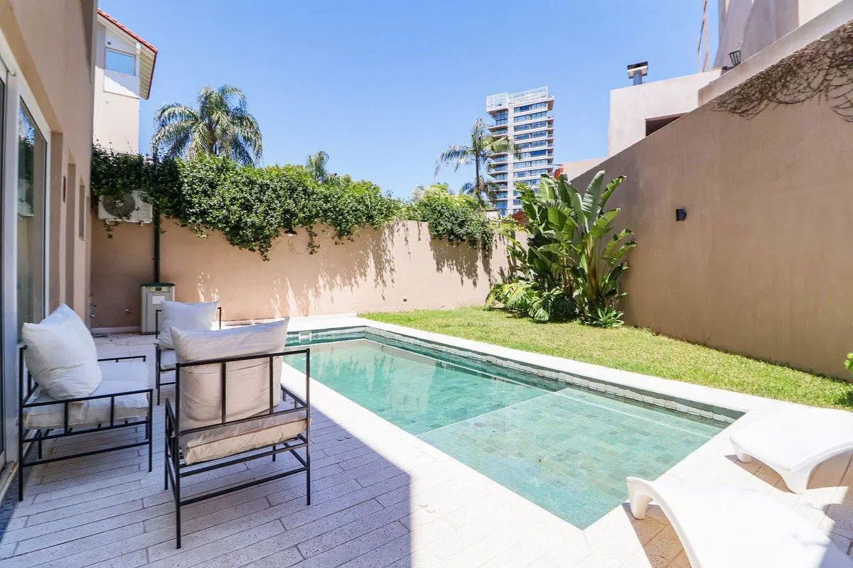 Venta Casa La Lucila vista al río piscina premium 4