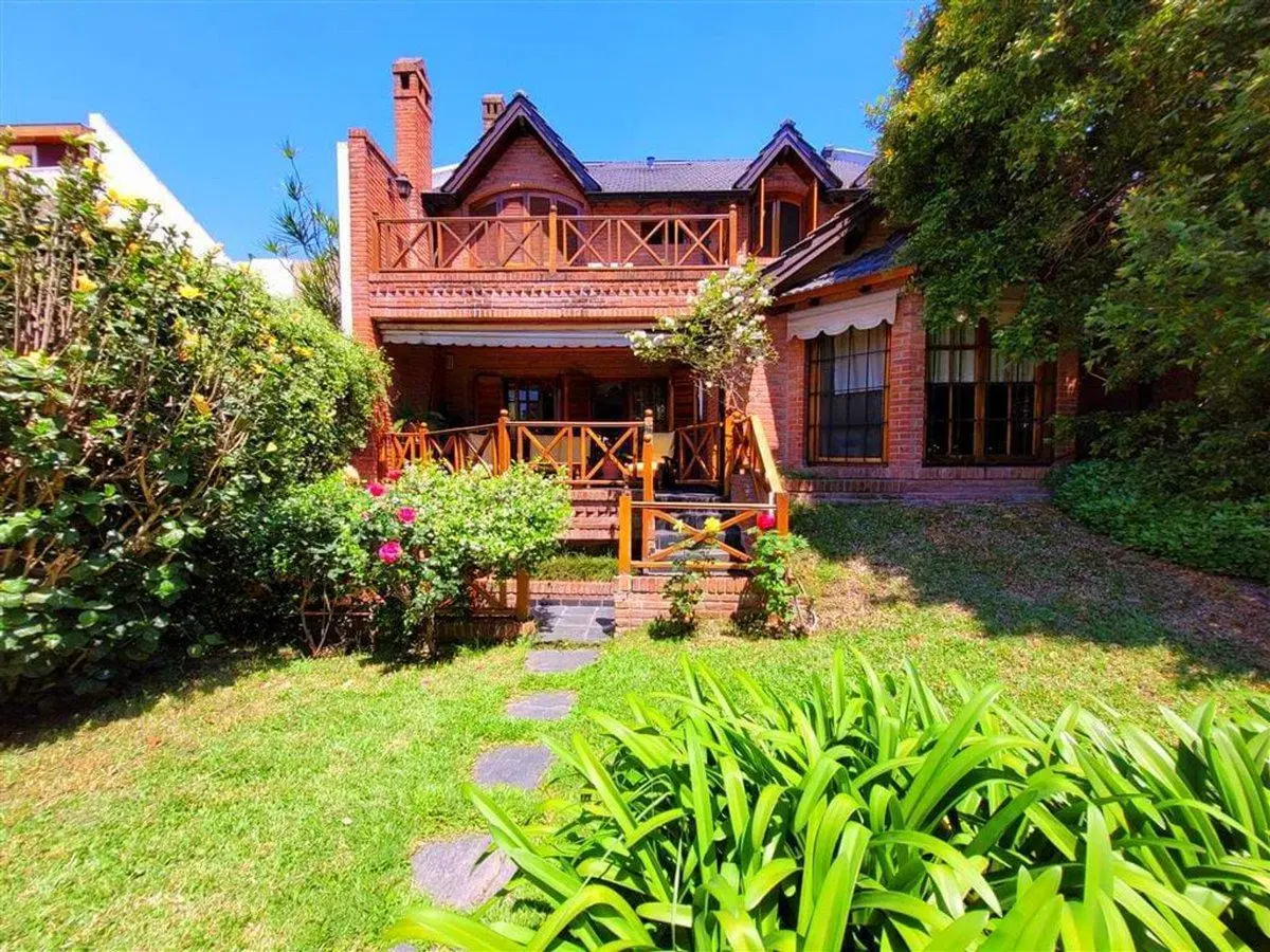 CASA CHALET 7 AMB Vicente López 4