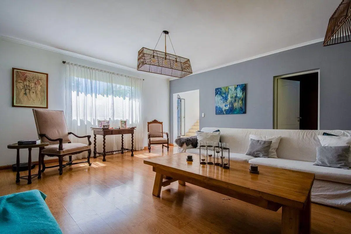 VENTA CASA 5 AMB SUITE PB BARRIO TRES HORQUETAS 2