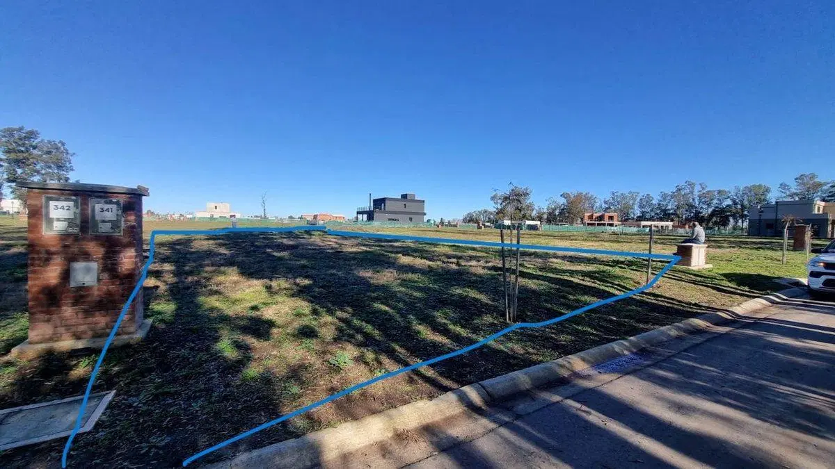 Venta Lote 341 –Santa Sofia, sobre Av. Pcipal. 4