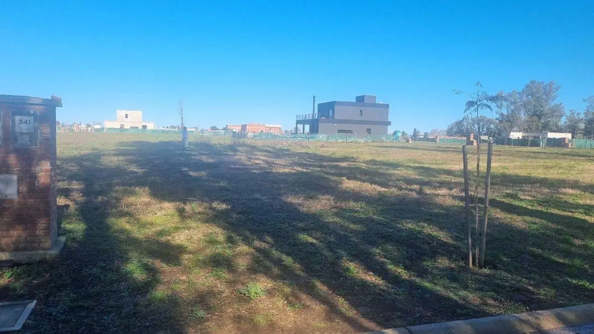Venta Lote 341 –Santa Sofia, sobre Av. Pcipal. 3
