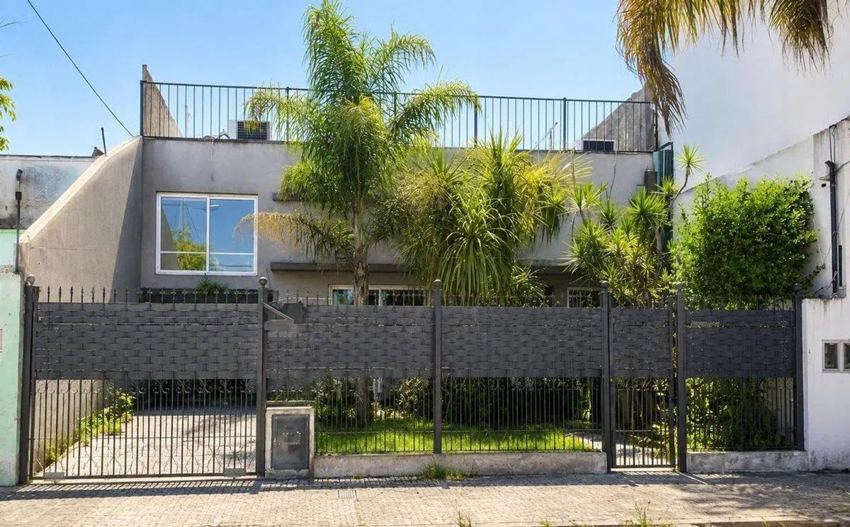 VENTA GRAN CASA  330 m2, lo mejor de José L.Suarez 3