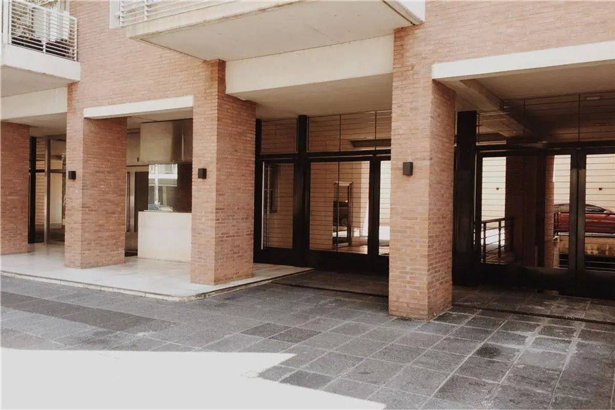 VENTA Cochera fija cubierta + baulera. Palermo 5